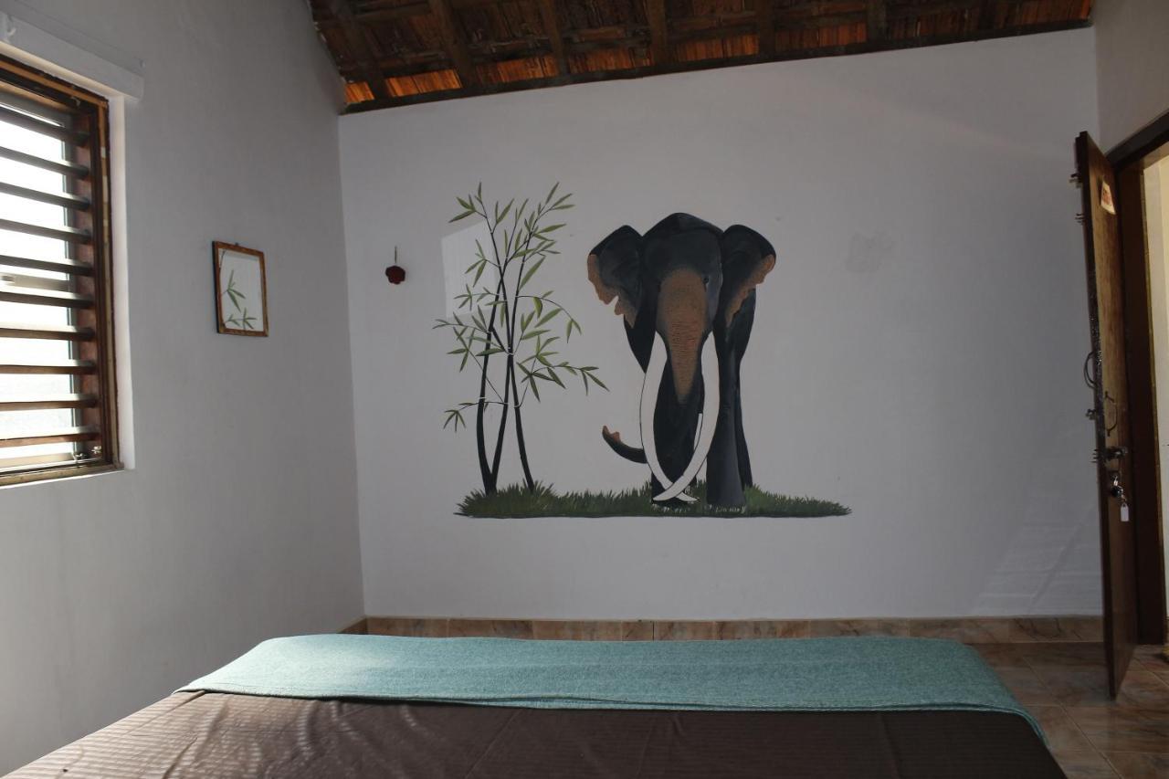 Tusker Tribe Hostel ゴカルナ エクステリア 写真