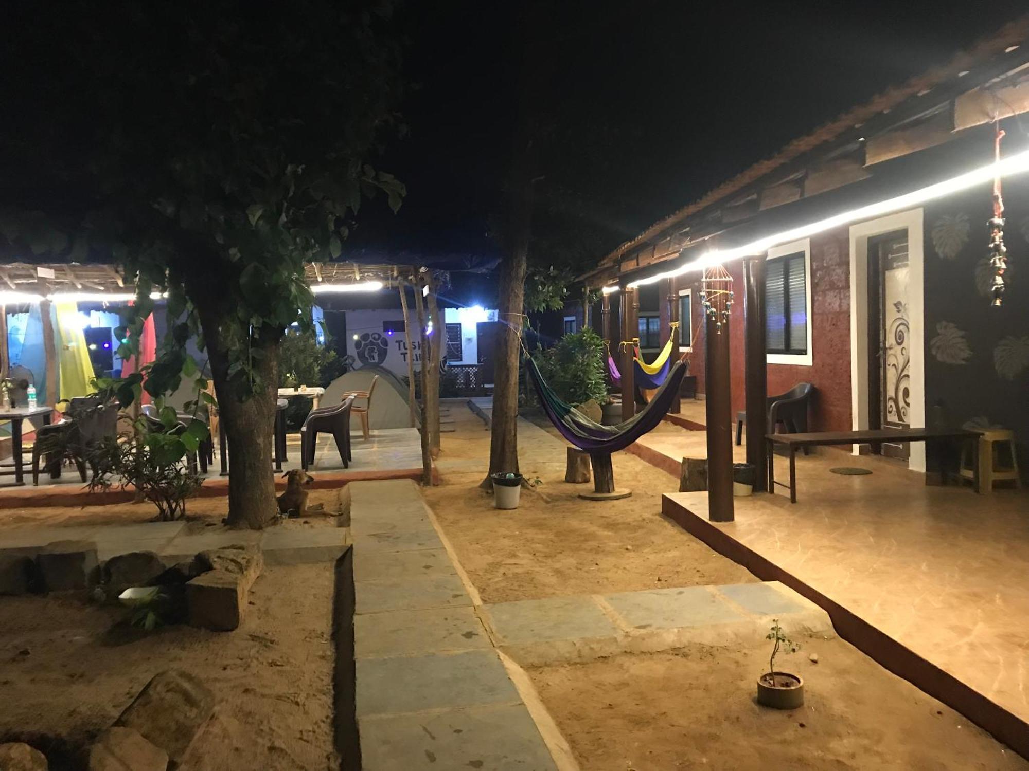 Tusker Tribe Hostel ゴカルナ エクステリア 写真